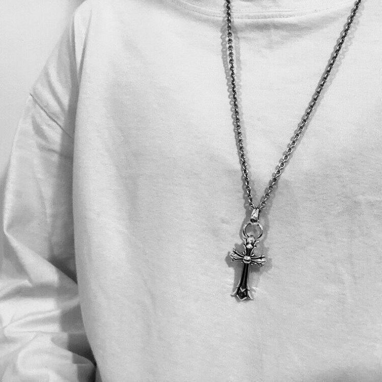 Hearts/chrome Classic crosin CH Croton's new sweater chain trend personality punk double cross necklace for men and women
Hearts/chrome Classic crosin CH Croton's new sweater chain trend personality punk double cross necklace for men and women