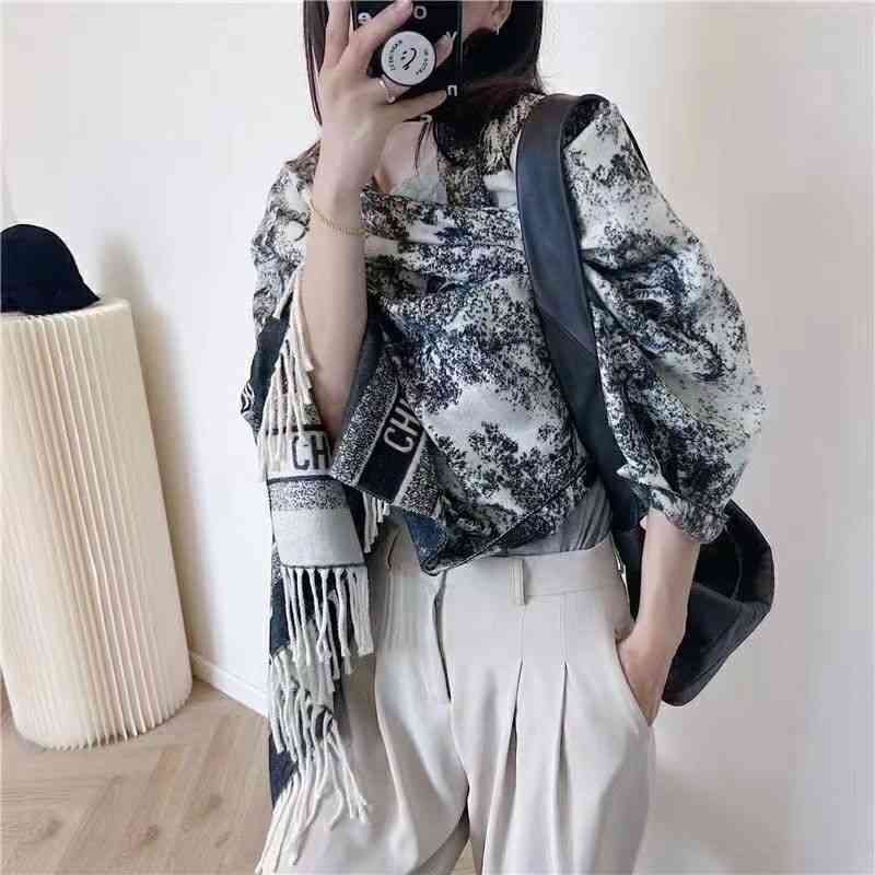 Winter scarf Design Zhao Liying's same autumn and winter imitation cashmere scarf female tiger picture simple fashion air conditioning room shawl
Winter scarf Design Zhao Liying's same autumn and winter imitation cashmere scarf female tiger picture simple fashion air conditioning room shawl