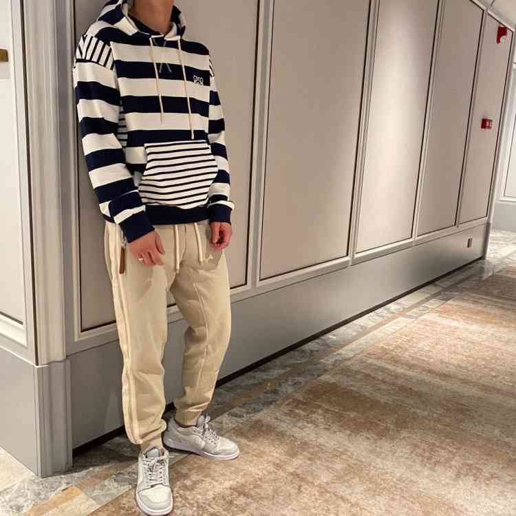 Rowe 2021 early spring classic fashion casual versatile stripe splicing long sleeve HoodieEDK1, Black
Rowe 2021 early spring classic fashion casual versatile stripe splicing long sleeve HoodieEDK1, Black