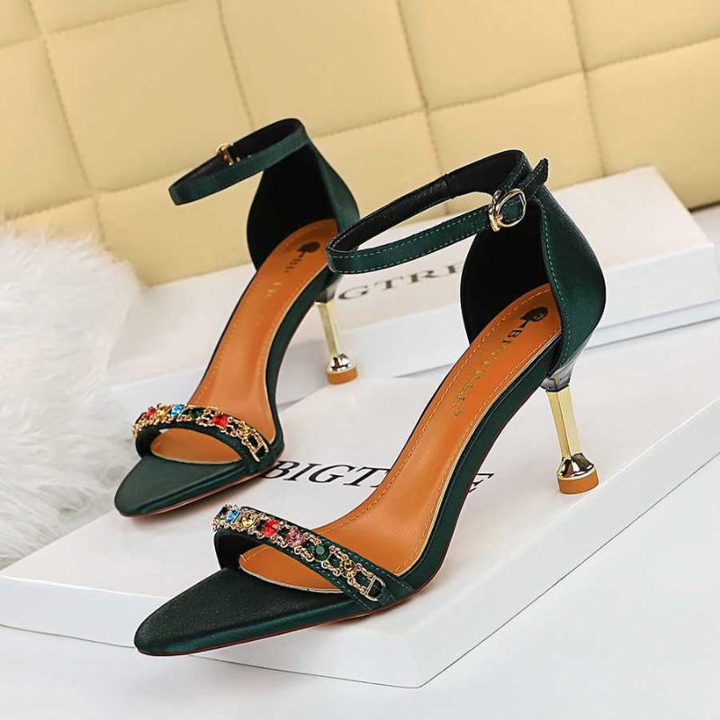 Dress Shoes Sexy Sandals Summer Women High Heels Silk High-heeled Women's Satin Metal Chain Female G1327-1, Green
Dress Shoes Sexy Sandals Summer Women High Heels Silk High-heeled Women's Satin Metal Chain Female G1327-1, Green