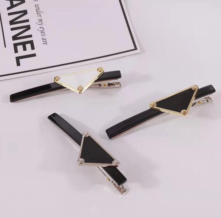Designer Metal Triangle Letter Barrettes Women Girl Triangles Barrettes Duckbill Clip Fashion Accessories High Quality Barrette
Designer Metal Triangle Letter Barrettes Women Girl Triangles Barrettes Duckbill Clip Fashion Accessories High Quality Barrette
