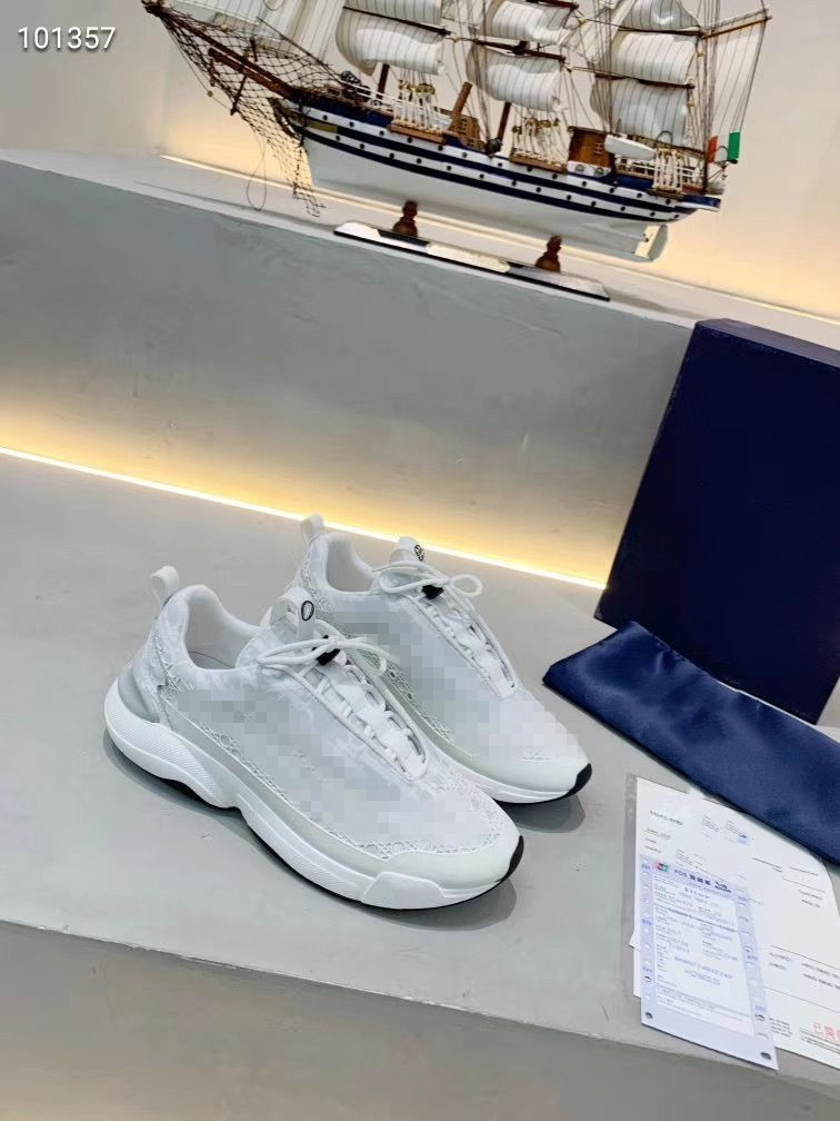 2021t leather lace casual high quality fashion wild men's and women's sports size: 35-45 mkj001
2021t leather lace casual high quality fashion wild men's and women's sports size: 35-45 mkj001
