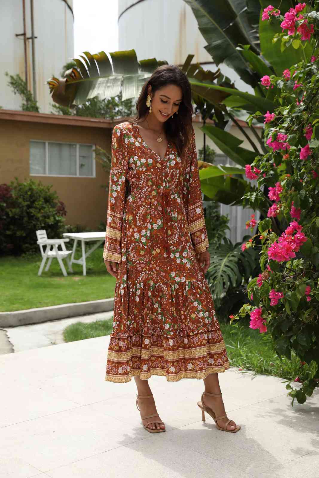 Bohemia Buttons V neck Floral Print BOHO Long Sleeve Dress Gypsy Woman Adjustable Lacing up Waist Maxi Dresses Holiday 210429