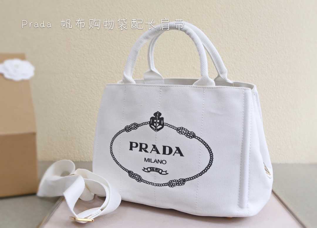 stylish women 2021 Genuine Leather sales luxury of bag designer top quality single-shoulder bags waist classic letter key chain handbag 1GRT 
stylish women 2021 Genuine Leather sales luxury of bag designer top quality single-shoulder bags waist classic letter key chain handbag 1GRT