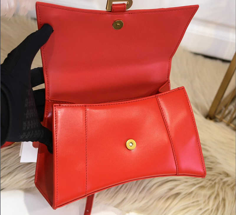 CLASSIC FLOWER 23cm Fashion 19cm Designer Shoulder bags Hourglass handbag Crossbody women Lady Purse Cowhide Genuine leather 493S wan, Red alligator
CLASSIC FLOWER 23cm Fashion 19cm Designer Shoulder bags Hourglass handbag Crossbody women Lady Purse Cowhide Genuine leather 493S wan, Red alligator