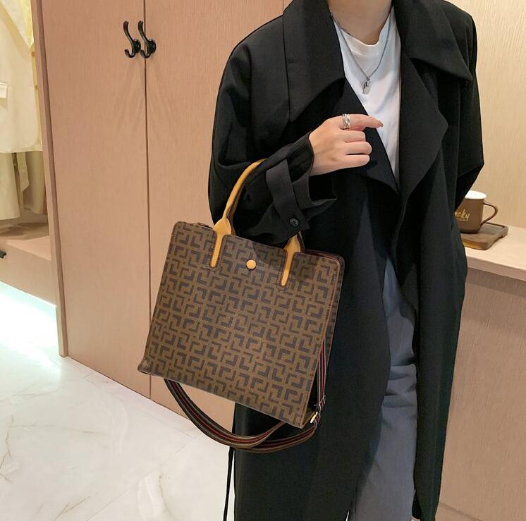 PU Leather Shoulder Bags For Women Lady Crossbody Bag Female Fashion Handbags Chain Design Hand Bag, W2
PU Leather Shoulder Bags For Women Lady Crossbody Bag Female Fashion Handbags Chain Design Hand Bag, W2