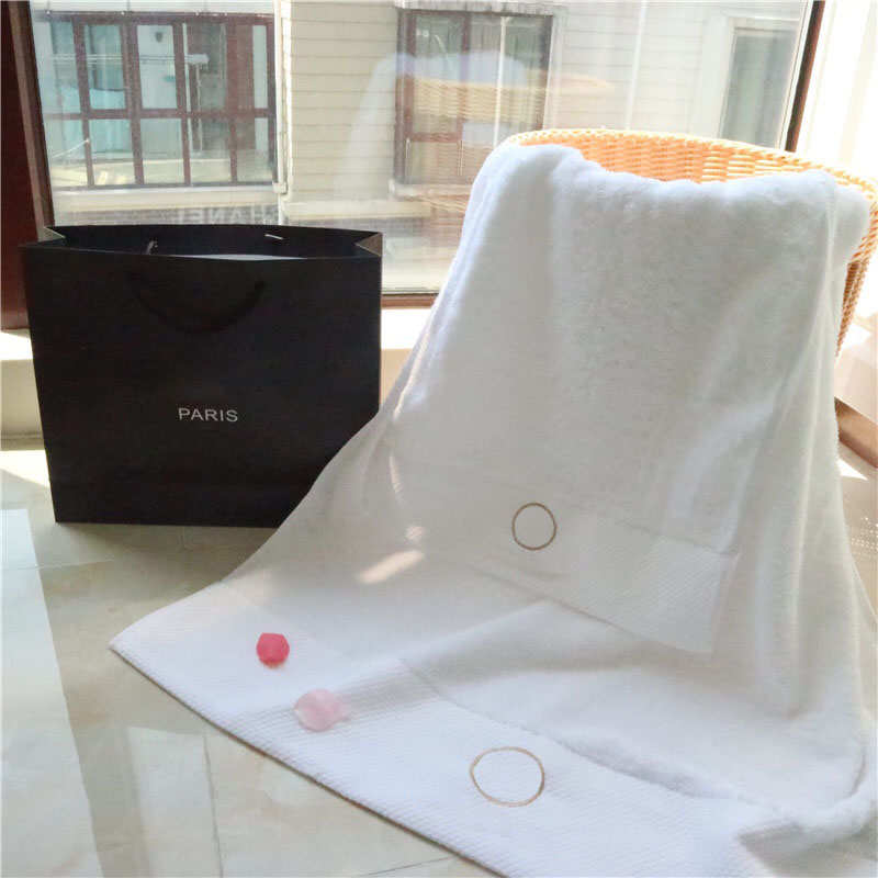 Embroidery Letter Bath Towels Sets Cotton Breathable Couples Home Toweles Luxury Beach Towel Bathroom Wear Gifts
Embroidery Letter Bath Towels Sets Cotton Breathable Couples Home Toweles Luxury Beach Towel Bathroom Wear Gifts