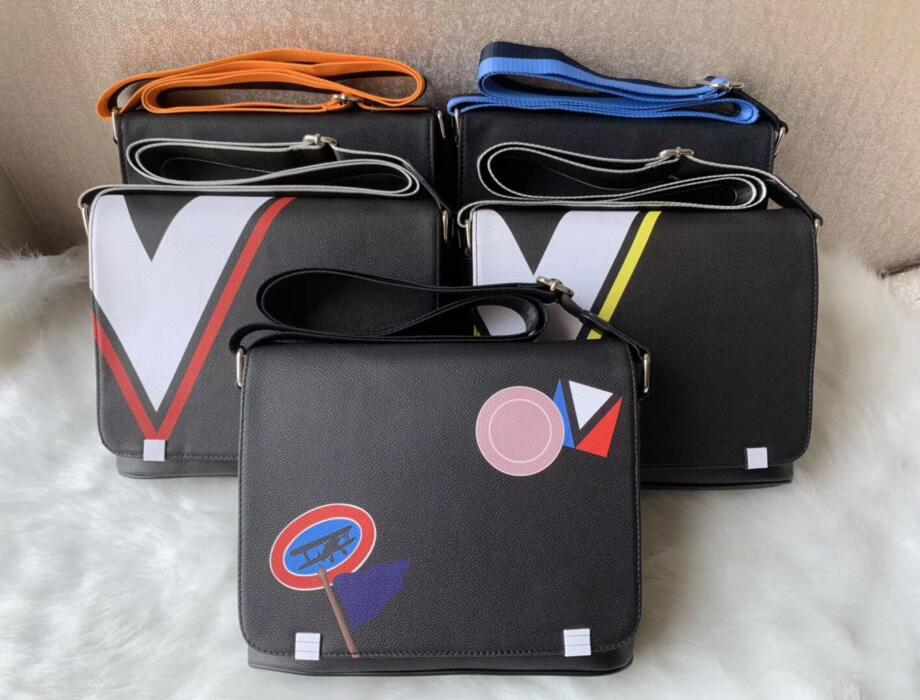 Men Leather Crossbody Shoulder Bag Designer Briefcase Famous Messenger Bags School Bookbag, With logo (no box)
Men Leather Crossbody Shoulder Bag Designer Briefcase Famous Messenger Bags School Bookbag, With logo (no box)