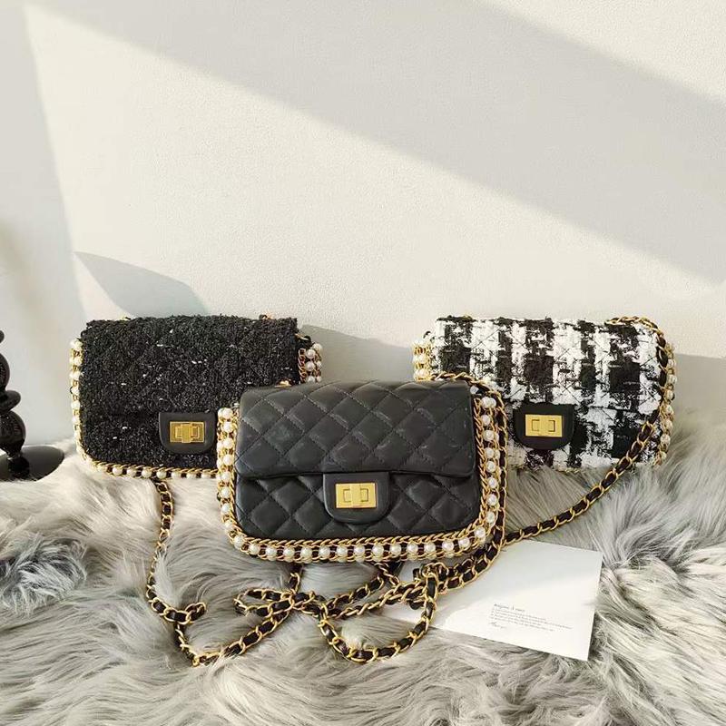 Evening Bags Small Black Quilted Shoulder Chain Bag For Women 2021 Luxury Fur And Wool Crossbody Handbags Female Pearl Decoration Purse
Evening Bags Small Black Quilted Shoulder Chain Bag For Women 2021 Luxury Fur And Wool Crossbody Handbags Female Pearl Decoration Purse