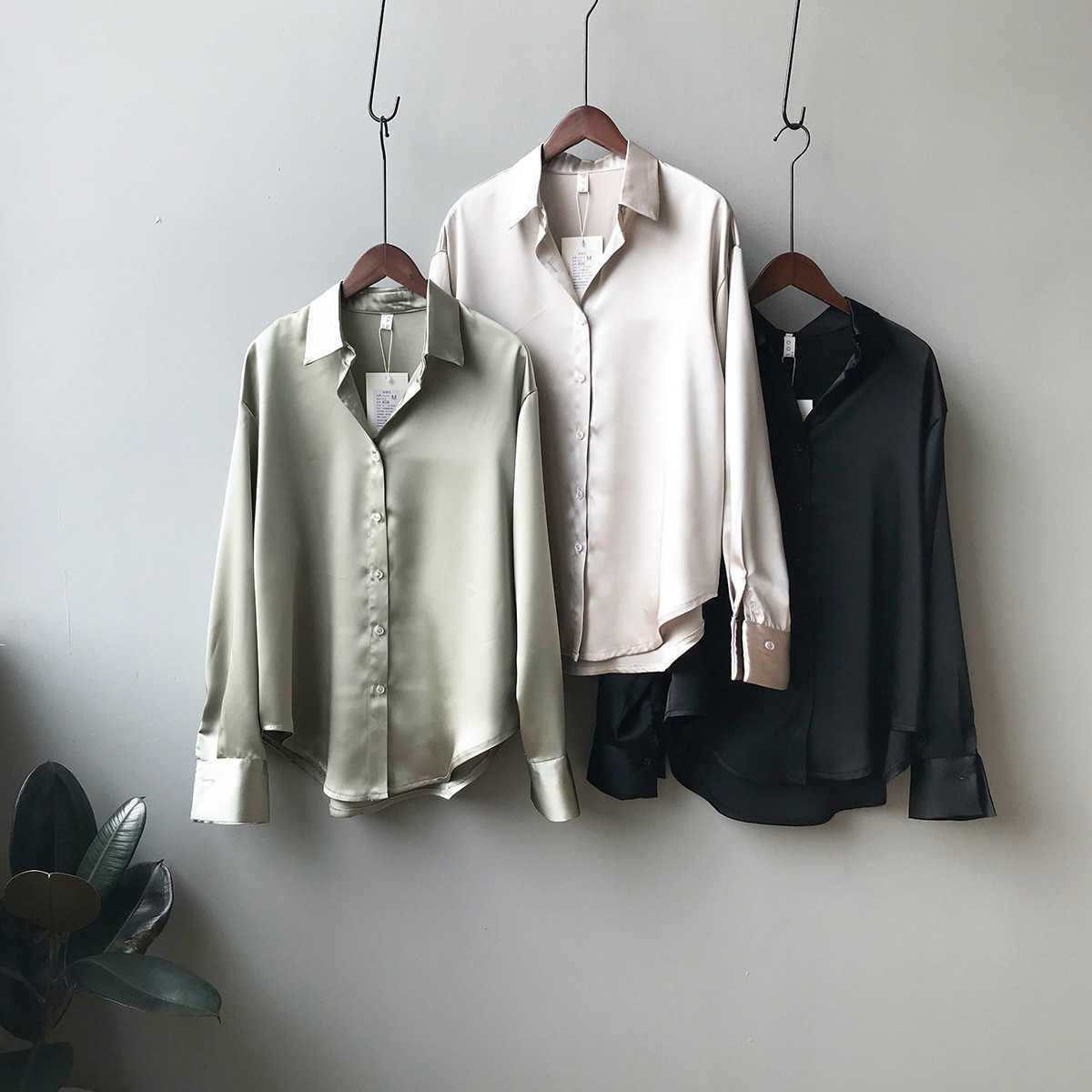 Chiffon Blouses Women's Spring Korean Solid Color Loose Look Thin Long Sleeve Lapel Shirt Female0726 210607, Black
Chiffon Blouses Women's Spring Korean Solid Color Loose Look Thin Long Sleeve Lapel Shirt Female0726 210607, Black