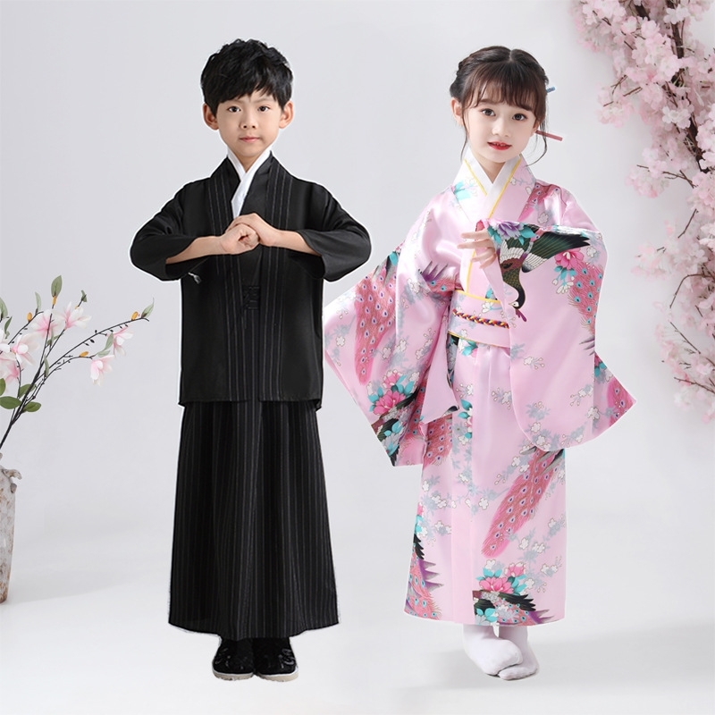 Ancient costume Japanese children's kimono boys and girls' National bathrobe Halloween students' chorus dance performance, Black;red
Ancient costume Japanese children's kimono boys and girls' National bathrobe Halloween students' chorus dance performance, Black;red