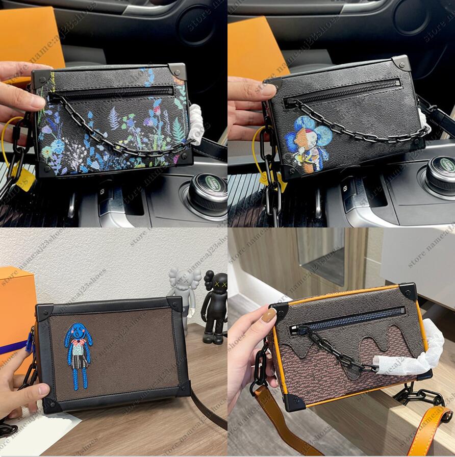 Men OUTDOOR SOFT TRUNK Messenger Bags Crossbody Shoulder Square Trip Leather Bag Famous Tote Postman Mens Designers, 01
Men OUTDOOR SOFT TRUNK Messenger Bags Crossbody Shoulder Square Trip Leather Bag Famous Tote Postman Mens Designers, 01