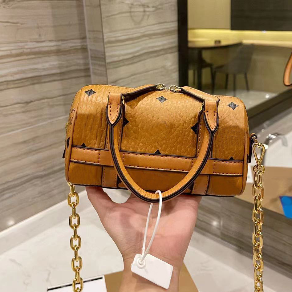 High Luxurys designer pillow bag Classic Quality Ladies 2021 handbag Women fashion mother purse handbags shoulder bags totes chains wallet Artwork Clutch Leather, No bags
High Luxurys designer pillow bag Classic Quality Ladies 2021 handbag Women fashion mother purse handbags shoulder bags totes chains wallet Artwork Clutch Leather, No bags