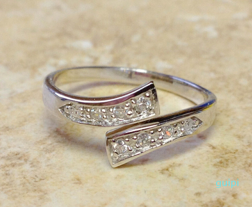 Sterling Silver Twist Clear Cubic Adjustable Foot Toe Tail Rings Toe Rings Beach Toe Jewelry Women Lady Wholesale YBLH5001
Sterling Silver Twist Clear Cubic Adjustable Foot Toe Tail Rings Toe Rings Beach Toe Jewelry Women Lady Wholesale YBLH5001