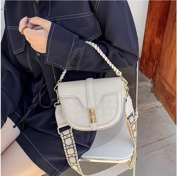 6011# Women Luxurys Designers Bags Crossbody High Quality Handbags Womens Purses Shoulder Shopping Totes Bag, W2
6011# Women Luxurys Designers Bags Crossbody High Quality Handbags Womens Purses Shoulder Shopping Totes Bag, W2