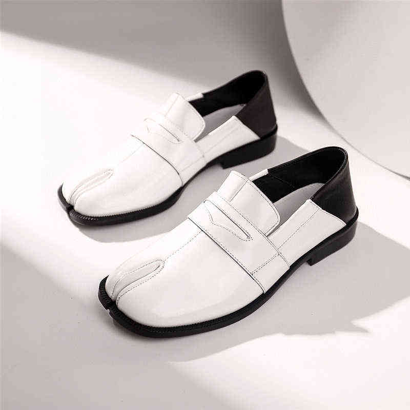 Spring Split Toe Dress Ladies Shoes Mona's Same Split Toe Pig Shoe 2022 New Small Leather Shoes Square Women's Single 220615, Black
Spring Split Toe Dress Ladies Shoes Mona's Same Split Toe Pig Shoe 2022 New Small Leather Shoes Square Women's Single 220615, Black