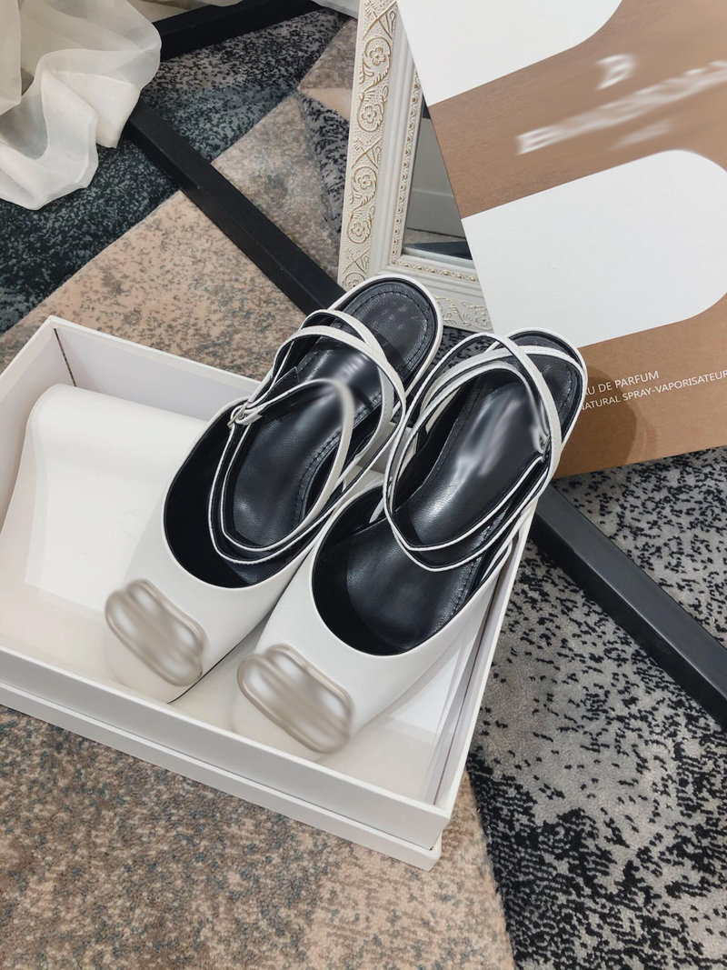 2021 Good Quality Fashion Women Luxurys Designers Shoes Designer Sandals Womens Luxury High Heels Sandal Dress Shoess With Box Size 35-41 -B523, White
2021 Good Quality Fashion Women Luxurys Designers Shoes Designer Sandals Womens Luxury High Heels Sandal Dress Shoess With Box Size 35-41 -B523, White