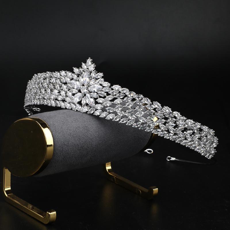 Hair Clips & Barrettes MYFEIVO Luxury Full Zircon Bridal Crown Headband Princess Wedding Tiaras Headdress Simple Style Accessories HQ0881
Hair Clips & Barrettes MYFEIVO Luxury Full Zircon Bridal Crown Headband Princess Wedding Tiaras Headdress Simple Style Accessories HQ0881