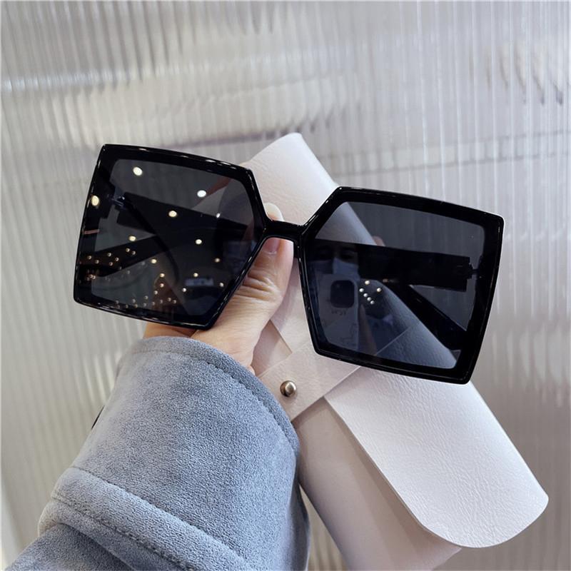Sunglasses Vintage Square Women Designer Trendy Black Shade Glasses For Men Casual Eyewear UV400 Gafas De Sol
Sunglasses Vintage Square Women Designer Trendy Black Shade Glasses For Men Casual Eyewear UV400 Gafas De Sol