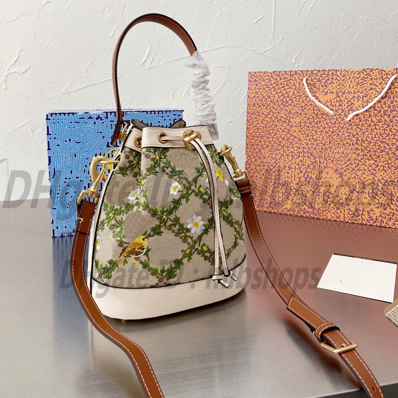 Shoulder bags Luxurys designers Fashion womens T High Quality CrossBody Handbags ladies Totes Sewing Bucket Bag purse 2022 Cross Body Handbag wallets, No bags
Shoulder bags Luxurys designers Fashion womens T High Quality CrossBody Handbags ladies Totes Sewing Bucket Bag purse 2022 Cross Body Handbag wallets, No bags