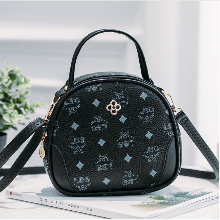 Genuine Leather 2021 New Women Designer Bags Handbags Famous Brands Fashion Designer Large Capacity Ladies Shoulder Diagonal Bag 3032, White
Genuine Leather 2021 New Women Designer Bags Handbags Famous Brands Fashion Designer Large Capacity Ladies Shoulder Diagonal Bag 3032, White