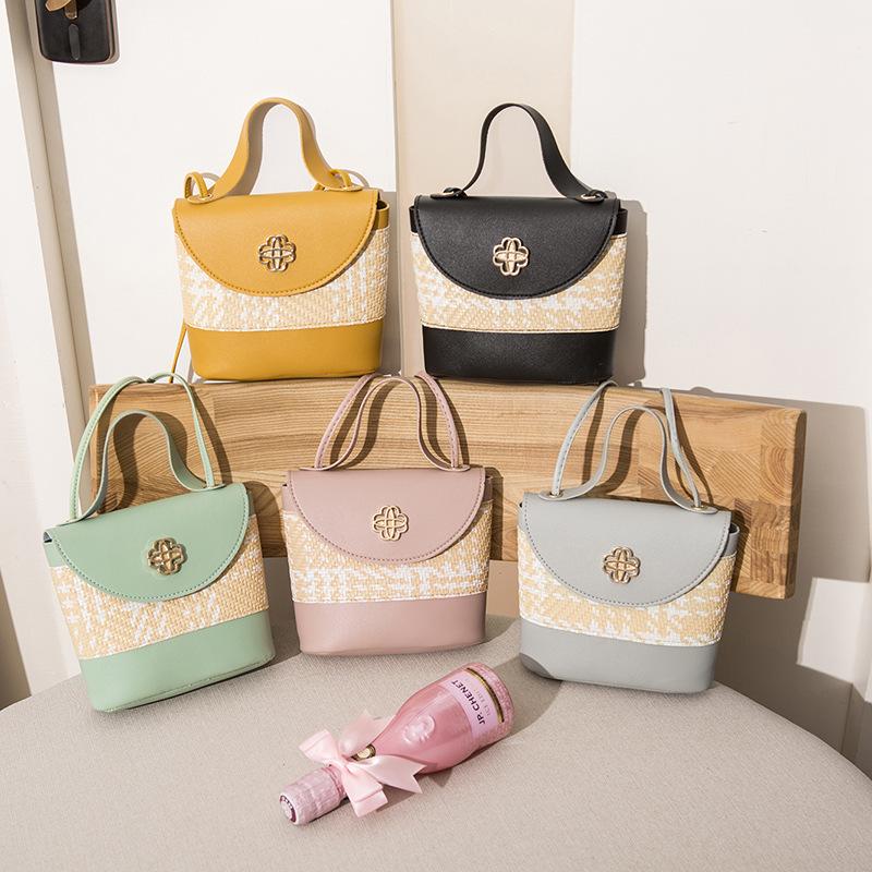 Women's Bag 2021 Straw Woven Autumn And Winter Backpack Flower Bucket Small Schoolbag Travel Trend Sac Femme Bolsos Mujer Waist Bags
Women's Bag 2021 Straw Woven Autumn And Winter Backpack Flower Bucket Small Schoolbag Travel Trend Sac Femme Bolsos Mujer Waist Bags