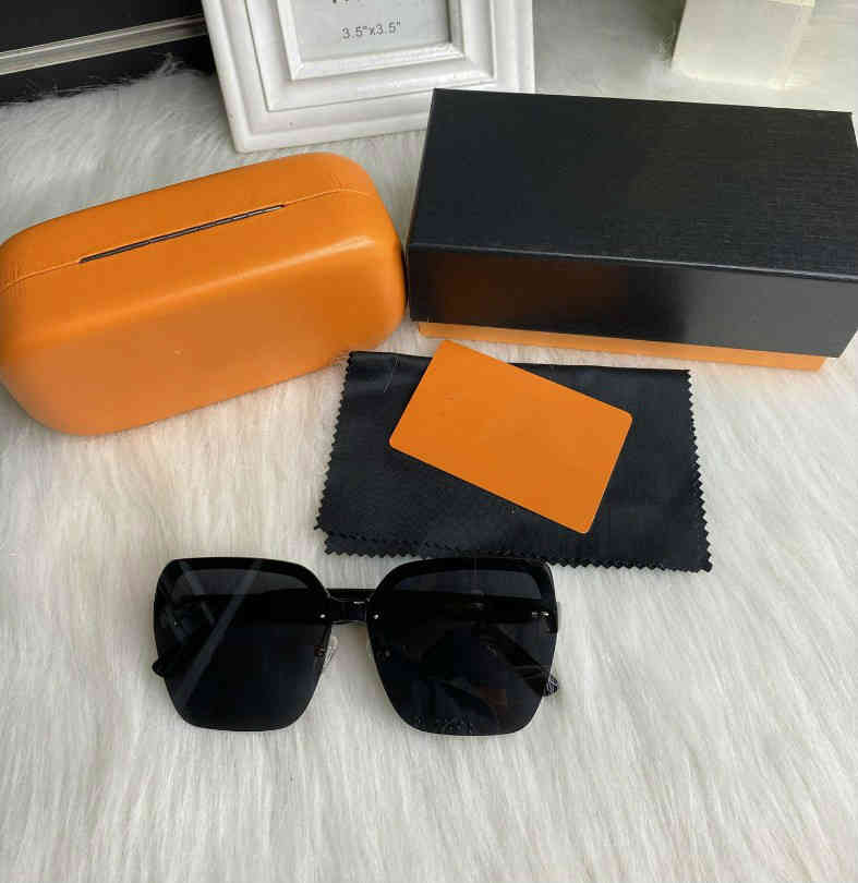 High Quality Luxury Womans Sunglasses Fashion Mens Sun glasses UV Protection men Designer eyeglass Gradient Metal hinge women spectacles box
High Quality Luxury Womans Sunglasses Fashion Mens Sun glasses UV Protection men Designer eyeglass Gradient Metal hinge women spectacles box