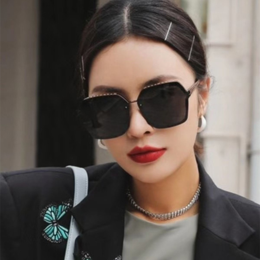 Elegant Floral Sunglasses: Inspired Eyewear for Women with Clear Lenses, Classic Outdoor Fashion Z260306