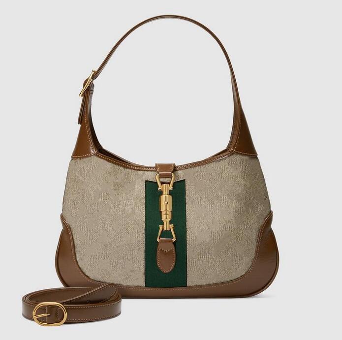 2021 Classic ladies shoulder bags messenger bag luxury designer handbag crossbody backpack purses PVC and high-quality leather fabric letter pattern
2021 Classic ladies shoulder bags messenger bag luxury designer handbag crossbody backpack purses PVC and high-quality leather fabric letter pattern