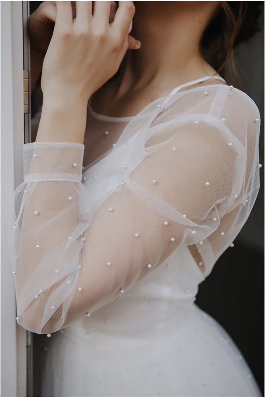Sexy Scoop Long Sleeves Pearls Beaded A-Line Wedding Dresses Criss Cross Back Bridal Gowns Spring Robe De Mariee Beach Bride