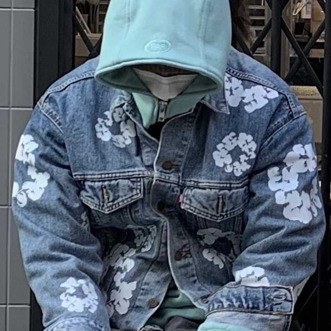Men' Jackets Self owned tears wookvide same flower wash denim jacket, Blue / blue
Men' Jackets Self owned tears wookvide same flower wash denim jacket, Blue / blue