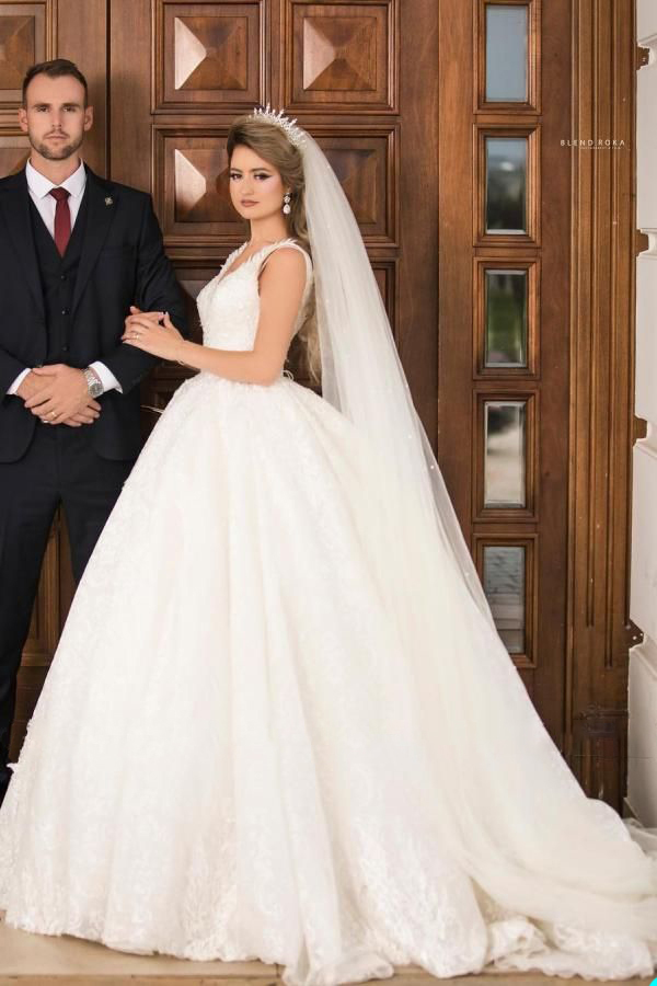 Classic Wedding Dresses With deep V-neck Sleeveless Appliqued Race Vintage Ball Gown Wedding Dress Custom Made Vestidos De Novia