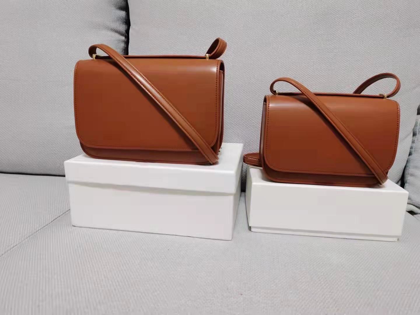 Dicky0750 Crossbody purse Designer bags leather shoulder bags fashion handbag wave lady purses presbyopic card holder evening bag messenger women Wholesale, Ribbon(not for sale separately)
Dicky0750 Crossbody purse Designer bags leather shoulder bags fashion handbag wave lady purses presbyopic card holder evening bag messenger women Wholesale, Ribbon(not for sale separately)