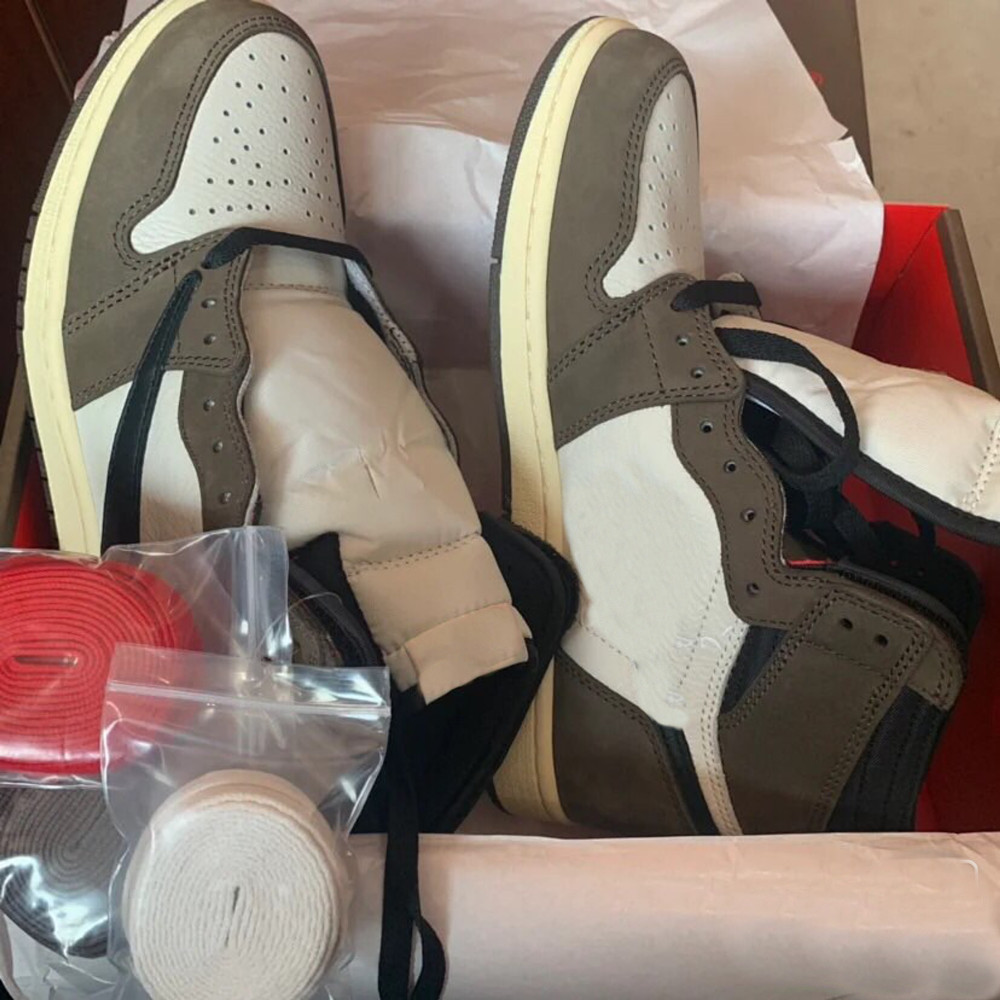 Genuine Designer Basketball Shoes dark brown High Top Outdoor Sports Sneakers Travis TS SP 1 Wholesaler CD4478-100 with original box, Deep brown
Genuine Designer Basketball Shoes dark brown High Top Outdoor Sports Sneakers Travis TS SP 1 Wholesaler CD4478-100 with original box, Deep brown