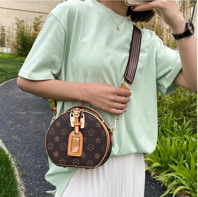702 Women Luxurys Designers Bags Crossbody High Quality Handbags Womens Purses Shoulder Shopping Totes Bag, W2
702 Women Luxurys Designers Bags Crossbody High Quality Handbags Womens Purses Shoulder Shopping Totes Bag, W2