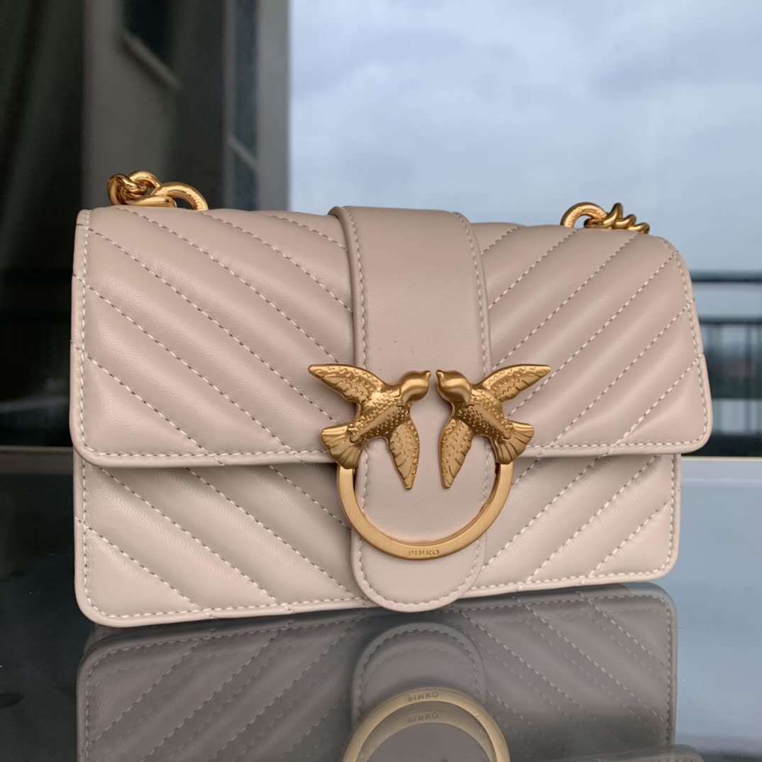 Designer Bags Pinkos High Flying Bird Swallow Genuine 2021 Autumn and Winter New Sheepskin Leather Oblique Span Single Shoulder Women's
Designer Bags Pinkos High Flying Bird Swallow Genuine 2021 Autumn and Winter New Sheepskin Leather Oblique Span Single Shoulder Women's
