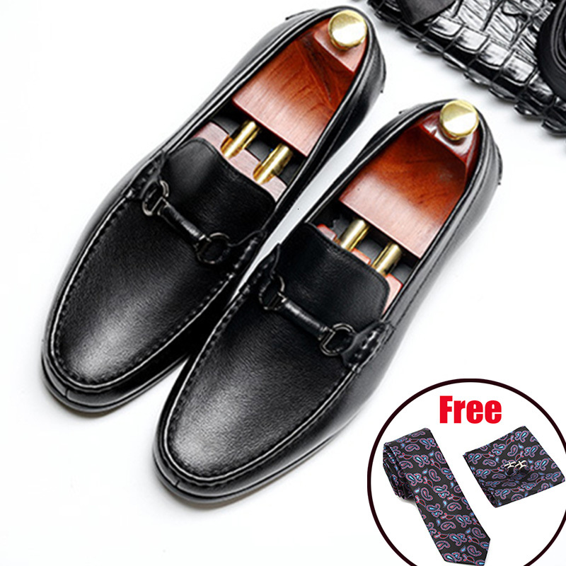 Dress Shoes Masculino couro genuíno brogue negócios banquete de casamento sapatos masculinos casuais apartamentos vintage artesanal oxford DCHE, 1# shoe box
Dress Shoes Masculino couro genuíno brogue negócios banquete de casamento sapatos masculinos casuais apartamentos vintage artesanal oxford DCHE, 1# shoe box