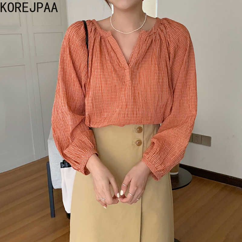 Korejpaa Women Sets Summer Retro Orange White V-neck Loose Casual All-match Lantern Sleeve Plaid Shirt High Waist Skirt 210526
Korejpaa Women Sets Summer Retro Orange White V-neck Loose Casual All-match Lantern Sleeve Plaid Shirt High Waist Skirt 210526
