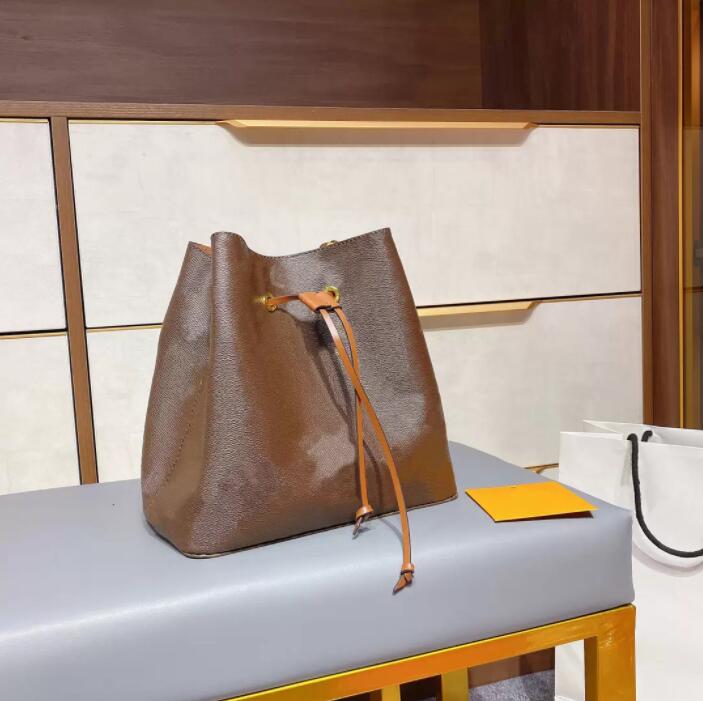 Designer Bags Fashion Women's Shoulder Handbags Leather Quality Senior Cross Body Cowhide Material Women Upgraded version Messenger Shopping Bag, No product
Designer Bags Fashion Women's Shoulder Handbags Leather Quality Senior Cross Body Cowhide Material Women Upgraded version Messenger Shopping Bag, No product