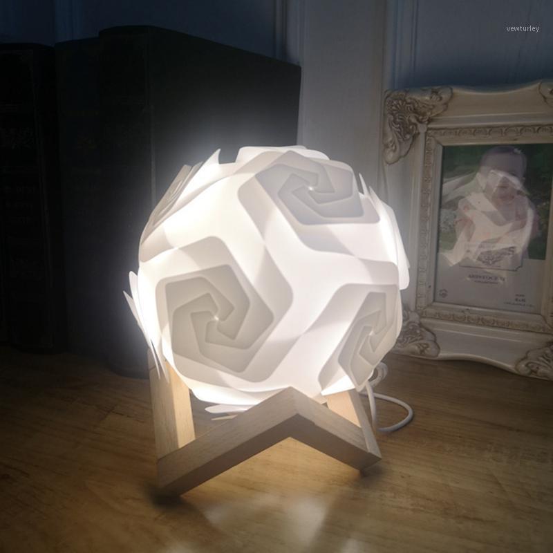Party Decoration Nordic Style Led Bedside Moon Shaped Table Lamp Creative USB Simple Decorative For Children's Bedroom
Party Decoration Nordic Style Led Bedside Moon Shaped Table Lamp Creative USB Simple Decorative For Children's Bedroom