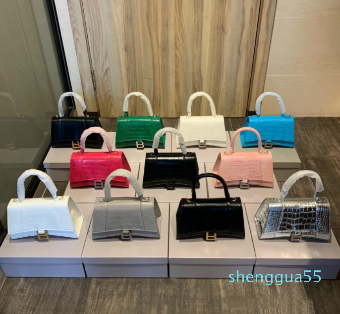 2021 latest hourglass Bags Catwalk style Designers Womens Handbags Purses Classic high-end hardware Shoulder Bag two sizes, multi-color, Green
2021 latest hourglass Bags Catwalk style Designers Womens Handbags Purses Classic high-end hardware Shoulder Bag two sizes, multi-color, Green
