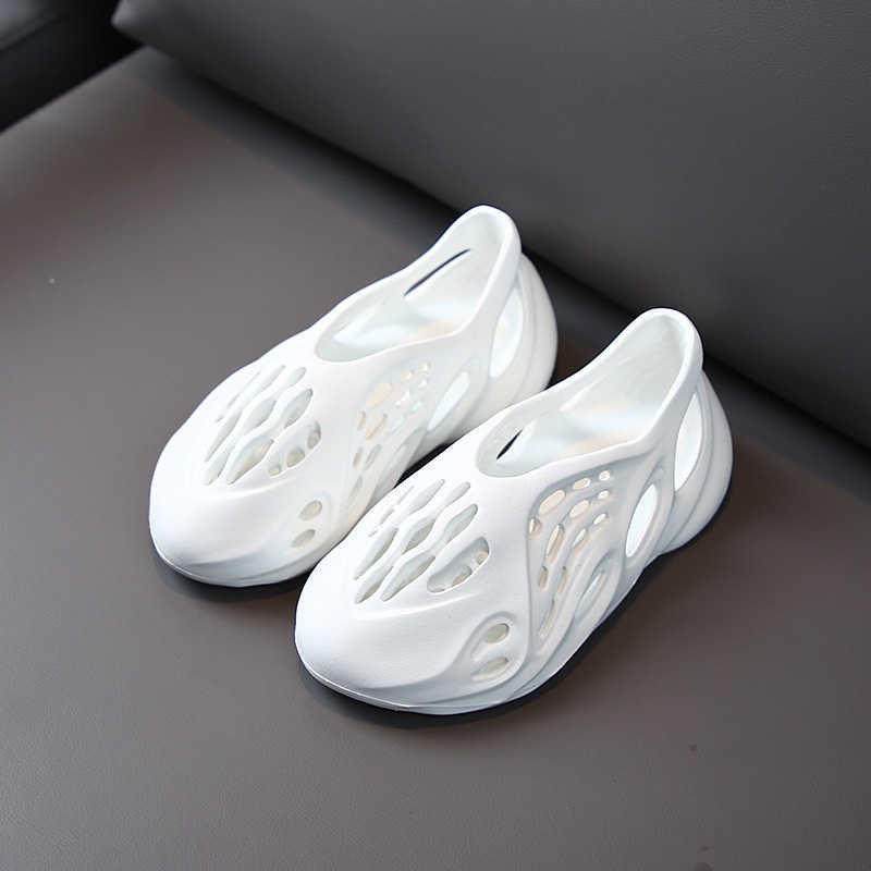 Jongens Meisjes Mode Strand Foam Runner Zomer Strand Sandalen Peuter Kids Slip-Op Schuim Runner Ademende Schoenen Kokosnoot Gat sandalen, Black foam shoes
Jongens Meisjes Mode Strand Foam Runner Zomer Strand Sandalen Peuter Kids Slip-Op Schuim Runner Ademende Schoenen Kokosnoot Gat sandalen, Black foam shoes