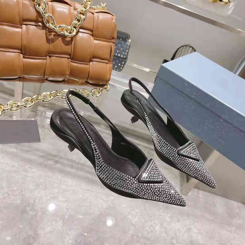Sandals sling-back pumps Satin sandals with crystals series Slippers Loafers Muller shoes Upper heat-sealed Size X76H, 1# shoe box
Sandals sling-back pumps Satin sandals with crystals series Slippers Loafers Muller shoes Upper heat-sealed Size X76H, 1# shoe box