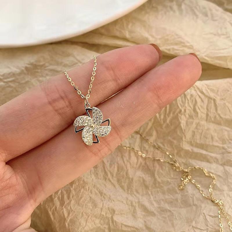 Pendant Necklaces Rotatable Stress Relief Pinwheel Necklace, Jewelry Gift For Women, Necklace Accessories Women, Silver
Pendant Necklaces Rotatable Stress Relief Pinwheel Necklace, Jewelry Gift For Women, Necklace Accessories Women, Silver