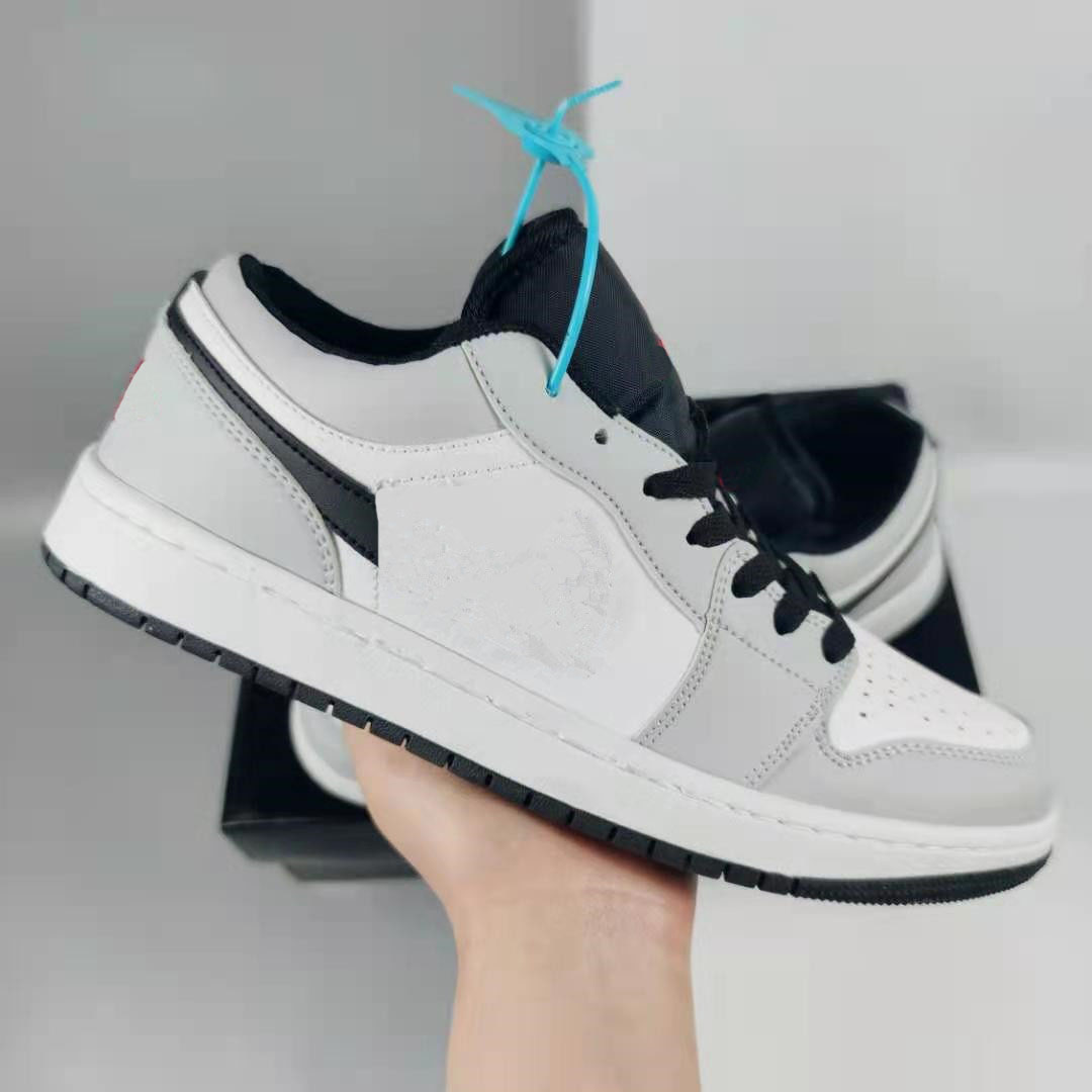 Mens Sneakers Classic 1s Men Women Low Cut Leather Casual Flat Shoes Trainers Outdoor OG Skateboarding Sports Shoes 36-44, Customize
Mens Sneakers Classic 1s Men Women Low Cut Leather Casual Flat Shoes Trainers Outdoor OG Skateboarding Sports Shoes 36-44, Customize