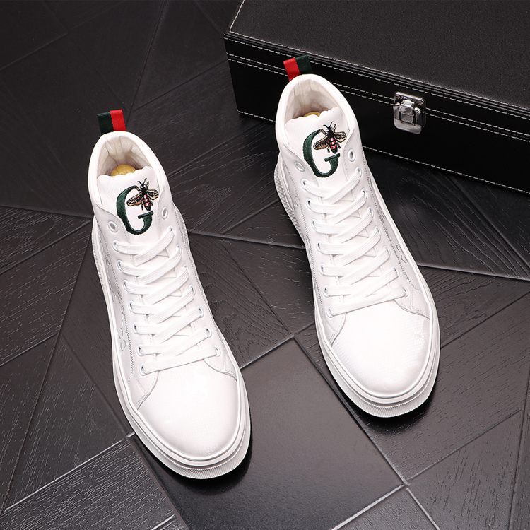 European Style Spring Fashion White Flat Men Boots Luxury Classic Bee Embroidery Party Wedding Shoes Comfort Casual Sneakers B118
European Style Spring Fashion White Flat Men Boots Luxury Classic Bee Embroidery Party Wedding Shoes Comfort Casual Sneakers B118