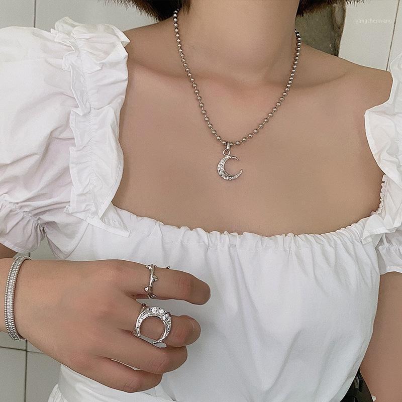Chains FMILY Fashion 925 Sterling Silver Crescent Necklace Retro Moon Lock Art Creative Jewelry For Girlfriend Gifts
Chains FMILY Fashion 925 Sterling Silver Crescent Necklace Retro Moon Lock Art Creative Jewelry For Girlfriend Gifts