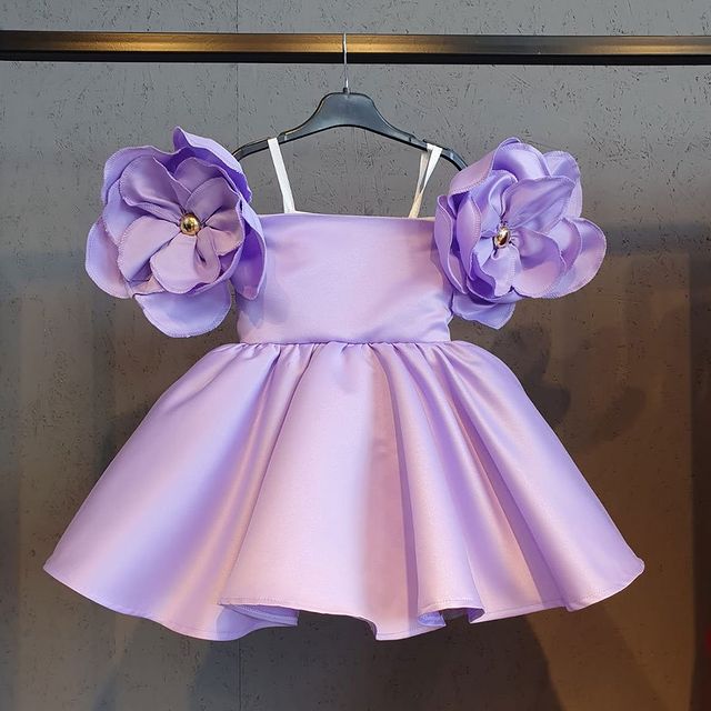 2021 Short Spaghetti Flower Girl Dresses Ball Gown Hand Made Flowers Satin Lilttle Kids Birthday Pageant Weddding Gowns
