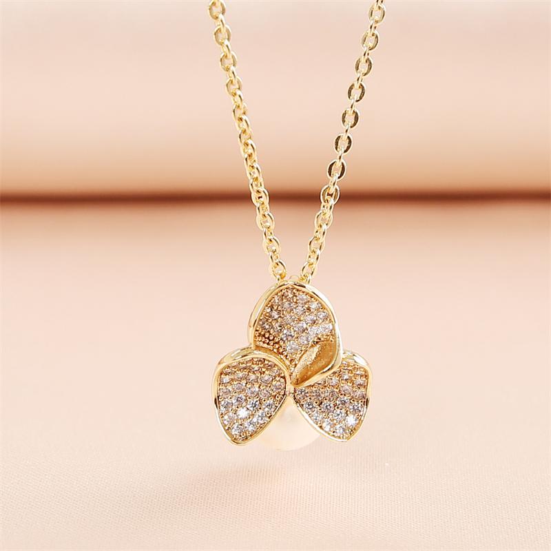 Pendant Necklaces WeSparking EMO Collar Pearl Zircon Necklace For Women 14K Gold Plated Petals Design 2021 Trend Impact Gift, Silver
Pendant Necklaces WeSparking EMO Collar Pearl Zircon Necklace For Women 14K Gold Plated Petals Design 2021 Trend Impact Gift, Silver