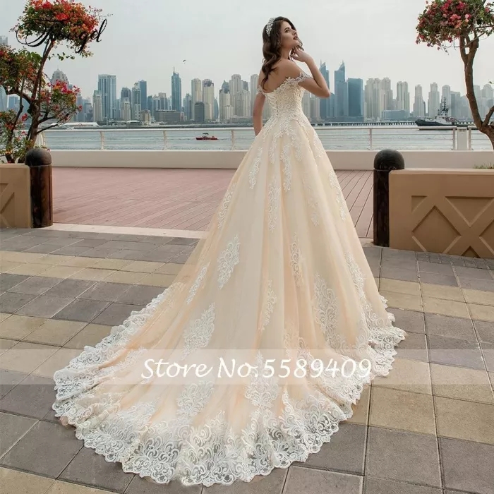 Ball Gown Wedding Dresses Bridal Gowns Lace Appliqued Beaded lace up back Chapel Train WeddingDresses